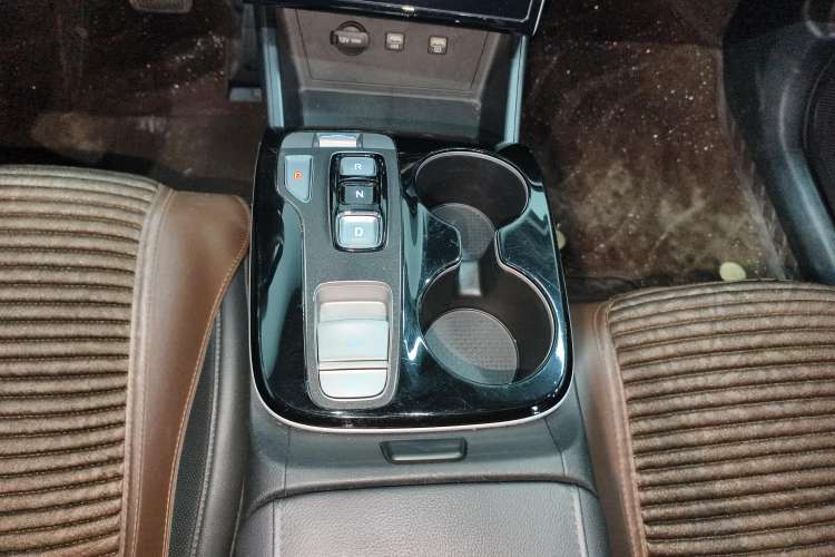 Used Hyundai Tucson 2023 Tucson L 1.5T Automatic Two-Wheel Drive DLX Luxury Edition Gear Lever