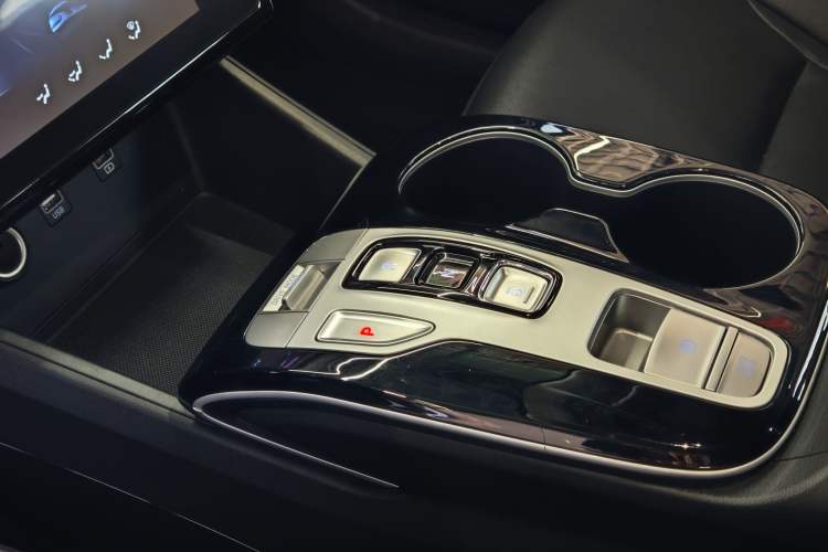 Used Hyundai Tucson 2023 Tucson L 1.5T Automatic Two-Wheel Drive GLX Elite Edition Gear Lever
