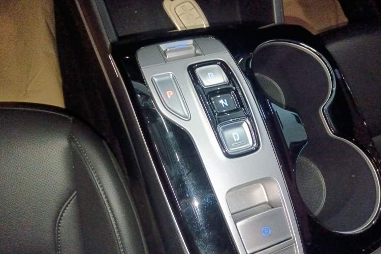Used Hyundai Tucson 2023 Tucson L 1.5T Automatic Two-Wheel Drive GLX Elite Edition Gear Lever