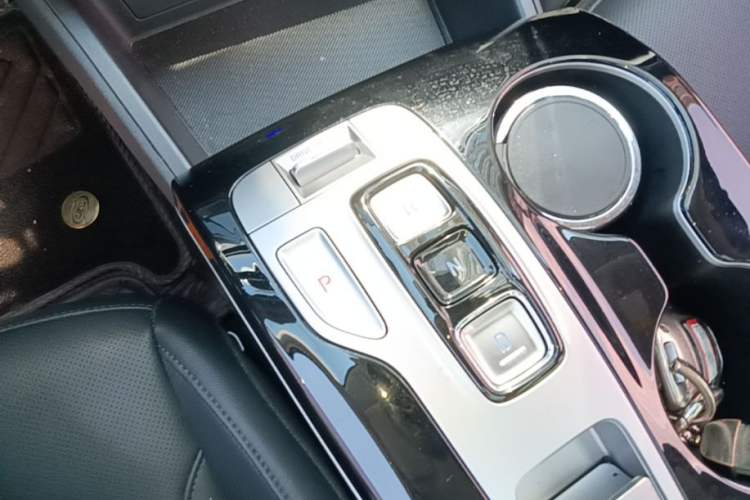 Used Hyundai Tucson 2023 Tucson L 1.5T Automatic Two-Wheel Drive DLX Luxury Edition Gear Lever
