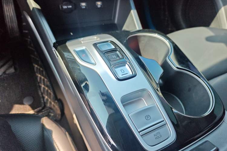 Used Hyundai Tucson 2023 Tucson L 1.5T Automatic Two-Wheel Drive DLX Luxury Edition Gear Lever