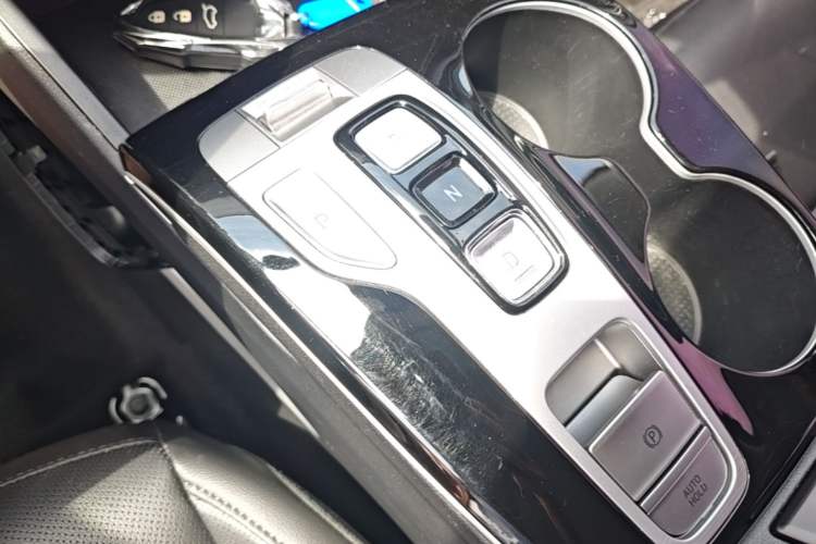 Used Hyundai Tucson 2023 Tucson L 1.5T Automatic Two-Wheel Drive DLX Luxury Edition Gear Lever