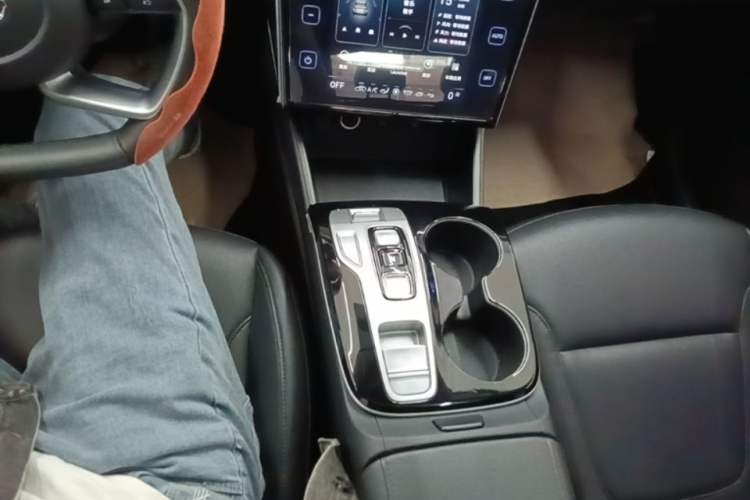 Used Hyundai Tucson 2023 Tucson L 1.5T Automatic Two-Wheel Drive GLX Elite Edition Gear Lever
