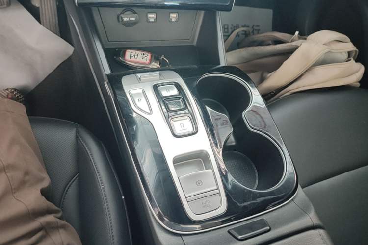Used Hyundai Tucson 2023 Tucson L 1.5T Automatic Two-Wheel Drive DLX Luxury Edition Gear Lever