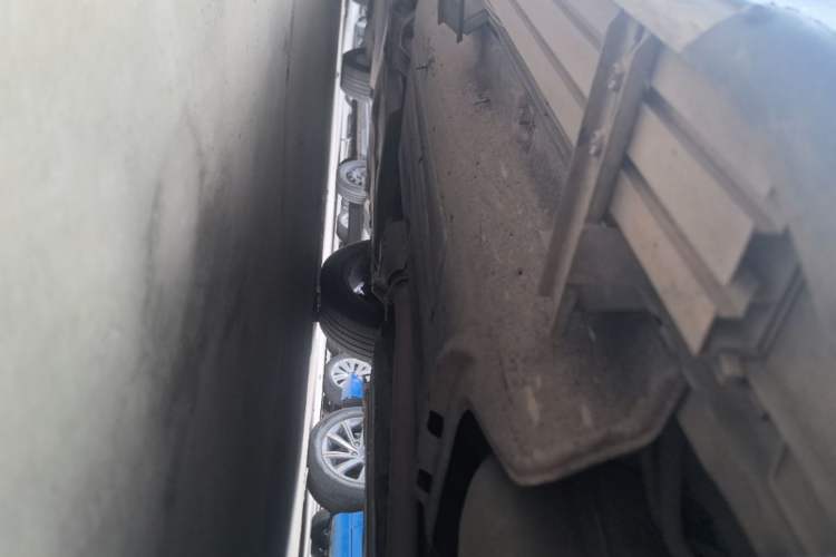 Used Hyundai Tucson 2023 Tucson L 1.5T Automatic Two-Wheel Drive GLX Elite Edition Left Side Sill