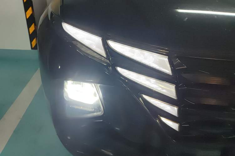 Used Hyundai Tucson 2023 Tucson L 1.5T Automatic Two-Wheel Drive GLX Elite Edition Right Front Headlight