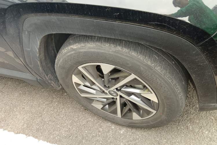 Used Hyundai Tucson 2023 Tucson L 1.5T Automatic Two-Wheel Drive GLX Elite Edition Right Front Wheel Hub