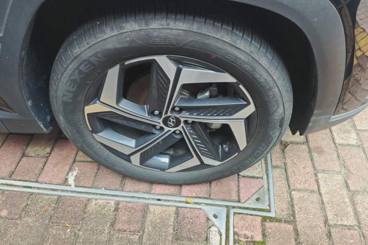 Used Hyundai Tucson 2023 Tucson L 1.5T Automatic Two-Wheel Drive DLX Luxury Edition Right Front Wheel Hub