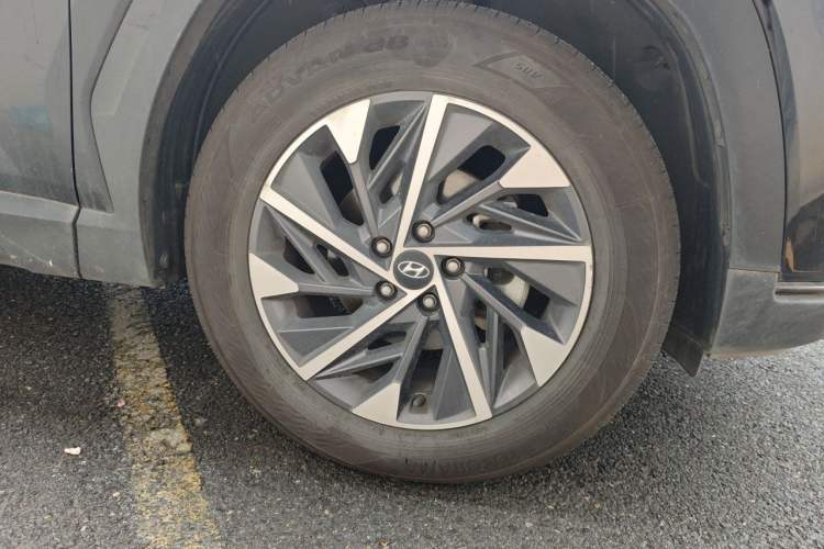 Used Hyundai Tucson 2023 Tucson L 1.5T Automatic Two-Wheel Drive GLX Elite Edition Right Front Wheel Hub