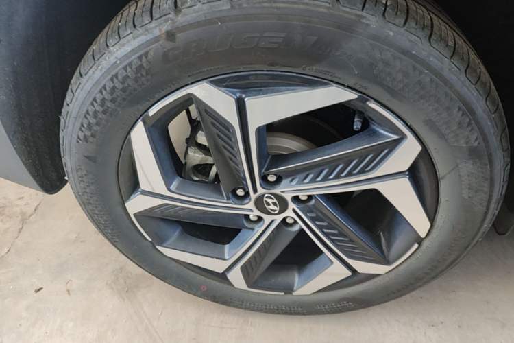 Used Hyundai Tucson 2023 Tucson L 1.5T Automatic Two-Wheel Drive DLX Luxury Edition Right Rear Wheel Hub