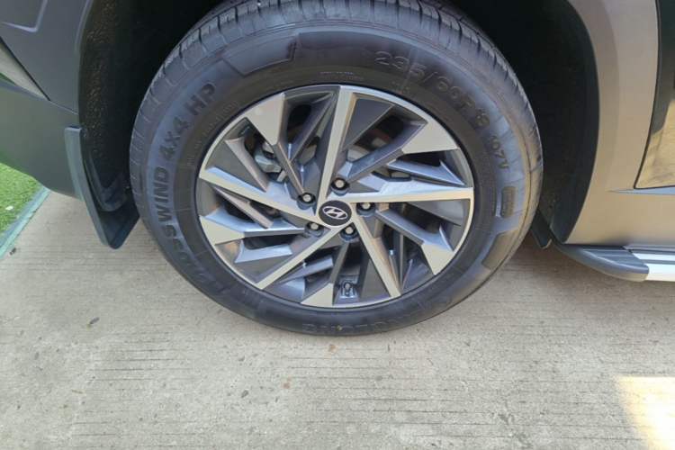 Used Hyundai Tucson 2023 Tucson L 1.5T Automatic Two-Wheel Drive GLX Elite Edition Right Rear Wheel Hub
