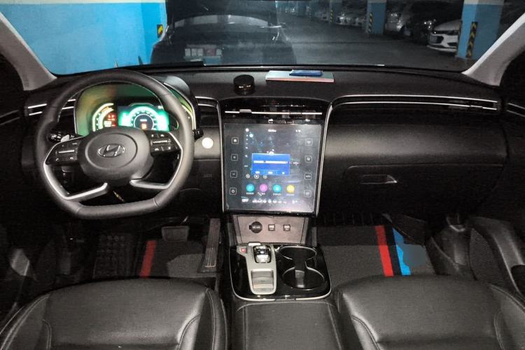 Used Hyundai Tucson 2023 Tucson L 1.5T Automatic Two-Wheel Drive DLX Luxury Edition Center Console