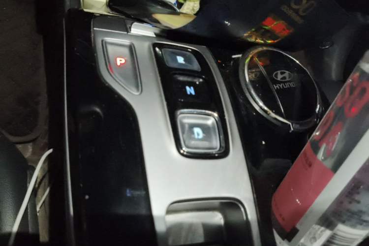 Used Hyundai Tucson 2023 Tucson L 1.5T Automatic Two-Wheel Drive GLX Elite Edition Gear Lever