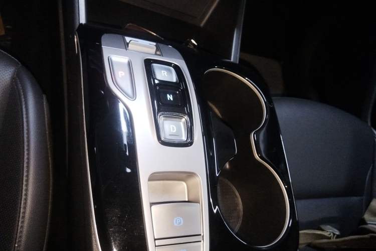Used Hyundai Tucson 2023 Tucson L 1.5T Automatic Two-Wheel Drive DLX Luxury Edition Gear Lever