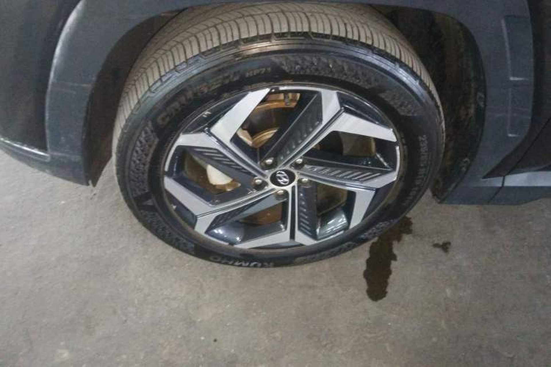 Used Hyundai Tucson 2023 Tucson L 1.5T Automatic Two-Wheel Drive DLX Luxury Edition Left Front Wheel Hub