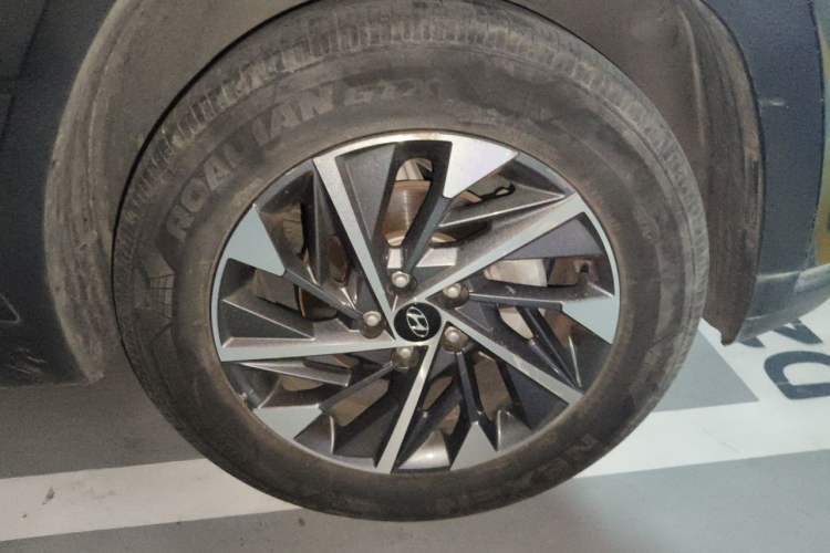 Used Hyundai Tucson 2023 Tucson L 1.5T Automatic Two-Wheel Drive GLX Elite Edition Right Front Wheel Hub