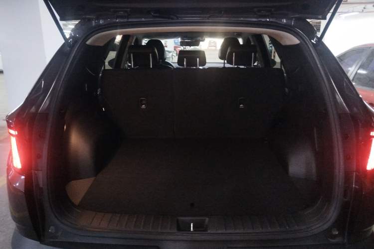 Used Hyundai Tucson 2023 Tucson L 1.5T Automatic Two-Wheel Drive DLX Luxury Edition Trunk