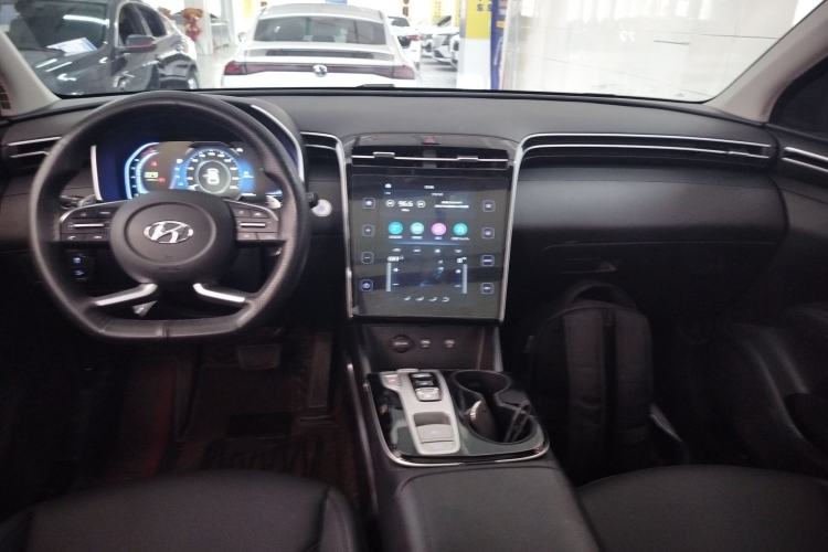 Used Hyundai Tucson 2023 Tucson L 1.5T Automatic Two-Wheel Drive GLX Elite Edition Center Console
