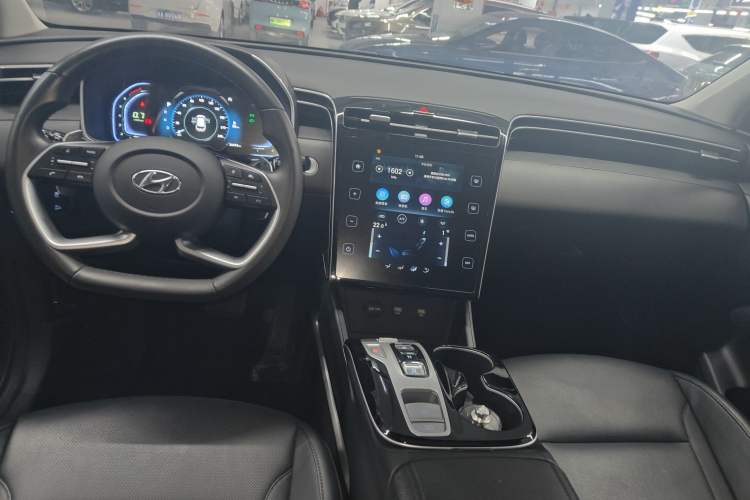 Used Hyundai Tucson 2023 Tucson L 1.5T Automatic Two-Wheel Drive GLX Elite Edition Center Console