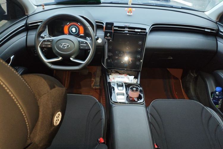 Used Hyundai Tucson 2023 Tucson L 1.5T Automatic Two-Wheel Drive GLX Elite Edition Center Console