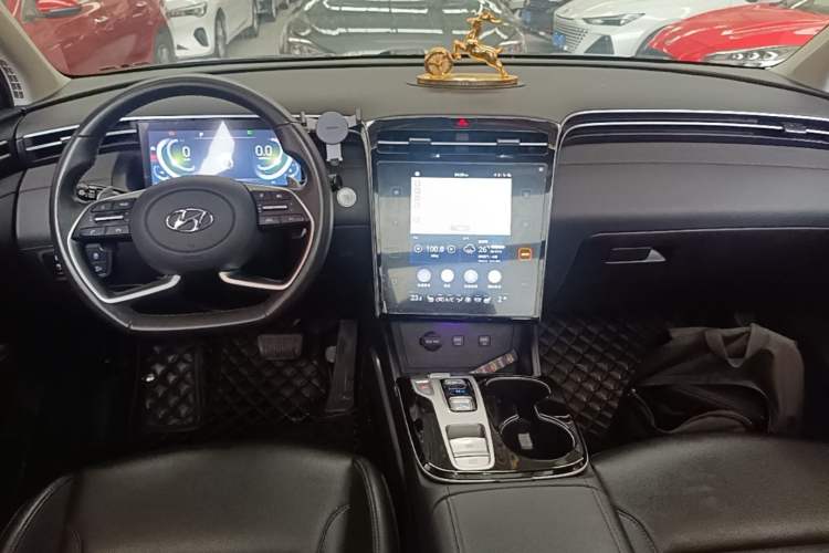 Used Hyundai Tucson 2023 Tucson L 1.5T Automatic Two-Wheel Drive LUX Prestige Edition Center Console