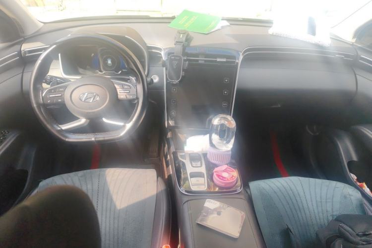 Used Hyundai Tucson 2023 Tucson L 1.5T Automatic Two-Wheel Drive DLX Luxury Edition Center Console
