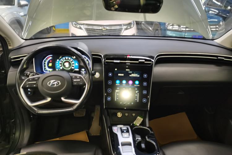 Used Hyundai Tucson 2023 Tucson L 1.5T Automatic Two-Wheel Drive GLX Elite Edition Center Console