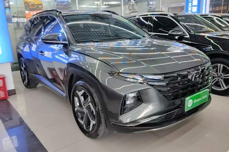 Used Hyundai Tucson 2023 Tucson L 1.5T Automatic Two-Wheel Drive DLX Luxury Edition Front Right 45 Deg
