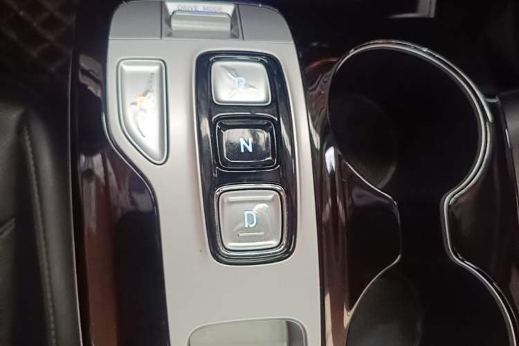 Used Hyundai Tucson 2023 Tucson L 1.5T Automatic Two-Wheel Drive LUX Prestige Edition Gear Lever