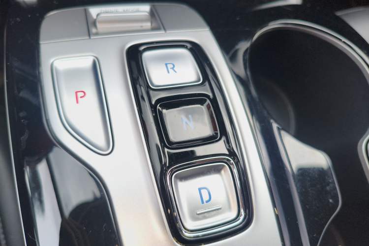 Used Hyundai Tucson 2023 Tucson L 1.5T Automatic Two-Wheel Drive DLX Luxury Edition Gear Lever