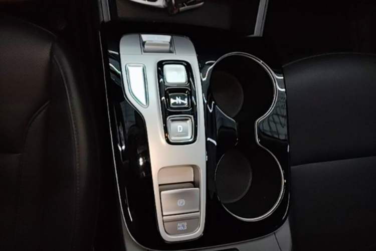 Used Hyundai Tucson 2023 Tucson L 1.5T Automatic Two-Wheel Drive DLX Luxury Edition Gear Lever