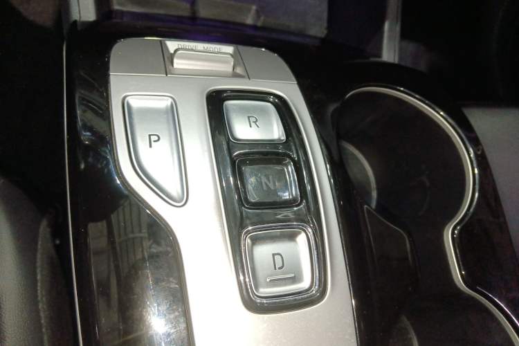 Used Hyundai Tucson 2023 Tucson L 1.5T Automatic Two-Wheel Drive LUX Prestige Edition Gear Lever