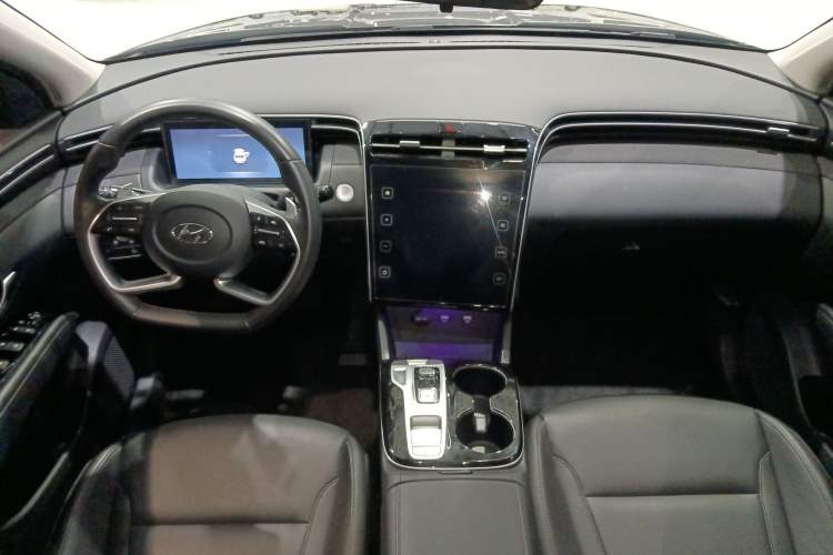 Used Hyundai Tucson 2023 Tucson L 1.5T Automatic Two-Wheel Drive LUX Prestige Edition Interior 2