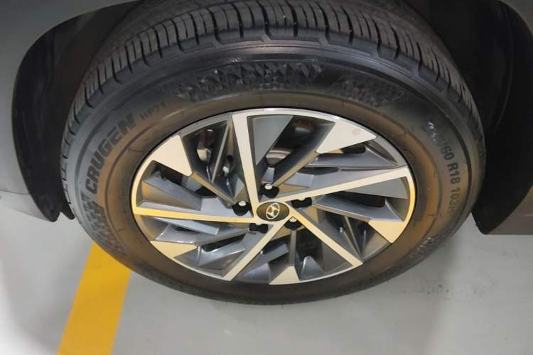 Used Hyundai Tucson 2023 Tucson L 1.5T Automatic Two-Wheel Drive GLX Elite Edition Left Front Wheel Hub