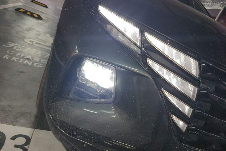 Used Hyundai Tucson 2023 Tucson L 1.5T Automatic Two-Wheel Drive DLX Luxury Edition Right Front Headlight