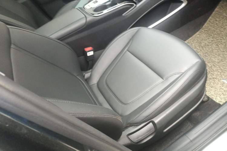 Used Hyundai Tucson 2023 Tucson L 1.5T Automatic Two-Wheel Drive GLX Elite Edition Right Front Seat