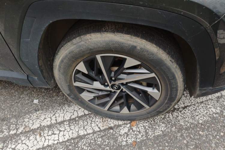 Used Hyundai Tucson 2023 Tucson L 1.5T Automatic Two-Wheel Drive GLX Elite Edition Right Front Wheel Hub
