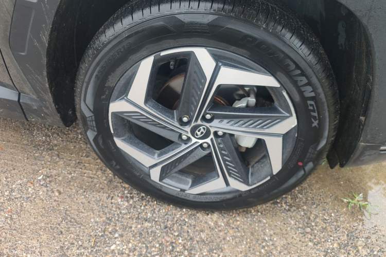 Used Hyundai Tucson 2023 Tucson L 1.5T Automatic Two-Wheel Drive DLX Luxury Edition Right Front Wheel Hub