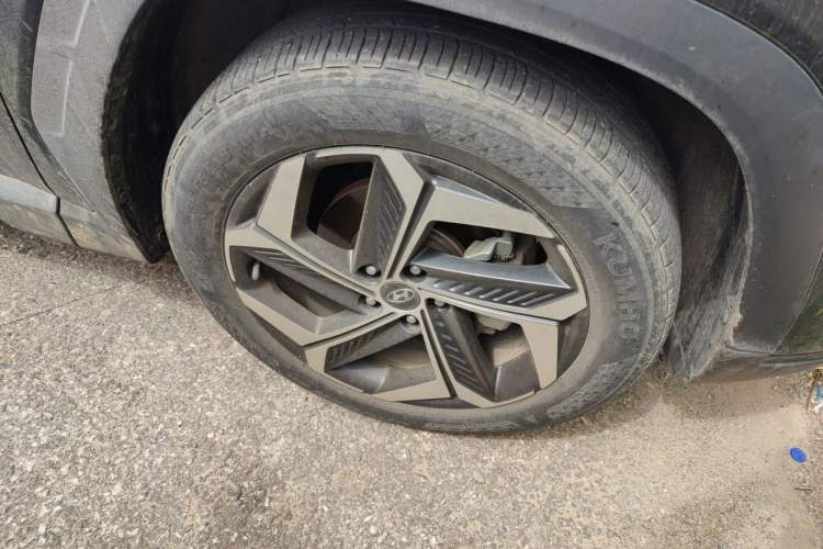 Used Hyundai Tucson 2023 Tucson L 1.5T Automatic Two-Wheel Drive LUX Prestige Edition Right Front Wheel Hub