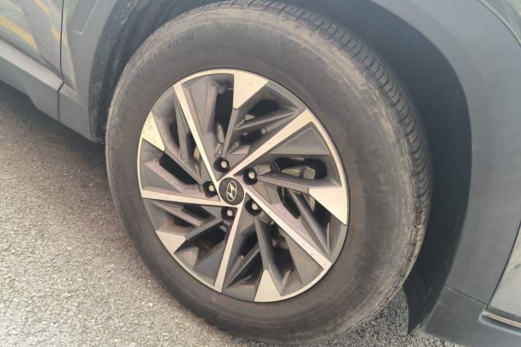 Used Hyundai Tucson 2023 Tucson L 1.5T Automatic Two-Wheel Drive GLX Elite Edition Right Front Wheel Hub