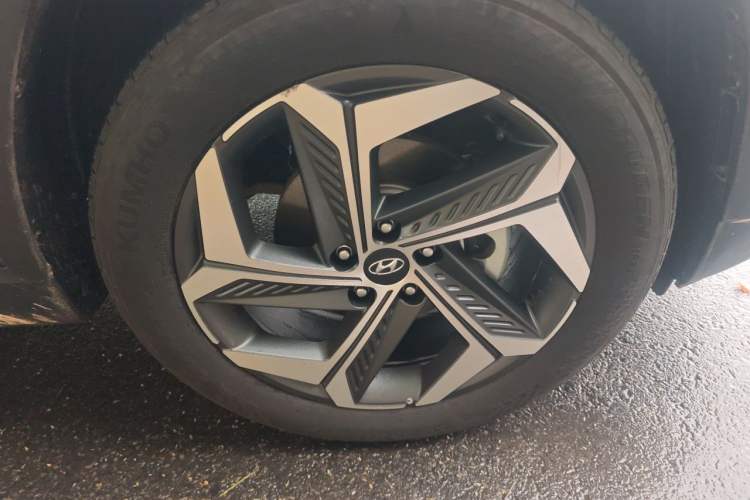 Used Hyundai Tucson 2023 Tucson L 1.5T Automatic Two-Wheel Drive DLX Luxury Edition Right Front Wheel Hub