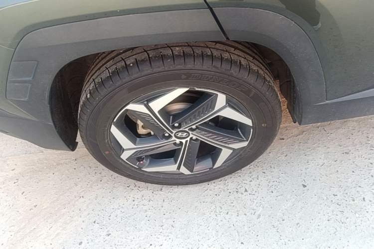 Used Hyundai Tucson 2023 Tucson L 1.5T Automatic Two-Wheel Drive LUX Prestige Edition Right Rear Wheel Hub