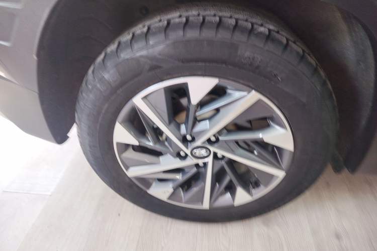 Used Hyundai Tucson 2023 Tucson L 1.5T Automatic Two-Wheel Drive GLX Elite Edition Right Rear Wheel Hub