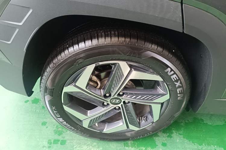Used Hyundai Tucson 2023 Tucson L 1.5T Automatic Two-Wheel Drive LUX Prestige Edition Right Rear Wheel Hub