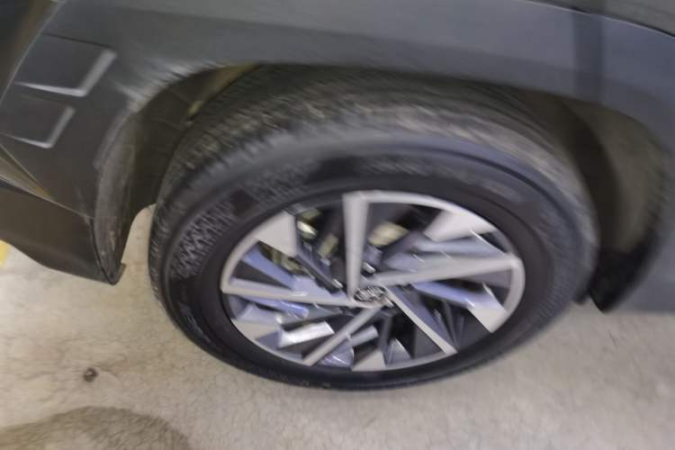 Used Hyundai Tucson 2023 Tucson L 1.5T Automatic Two-Wheel Drive GLX Elite Edition Right Rear Wheel Hub