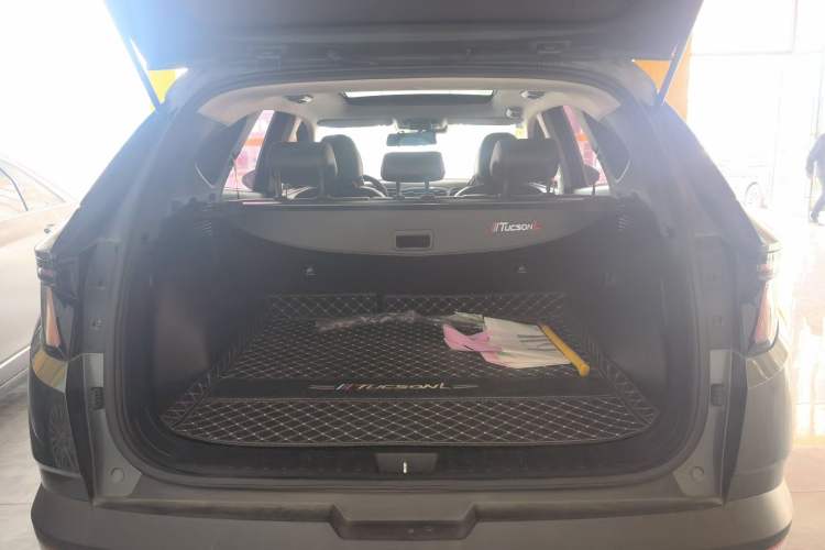 Used Hyundai Tucson 2023 Tucson L 1.5T Automatic Two-Wheel Drive LUX Prestige Edition Trunk