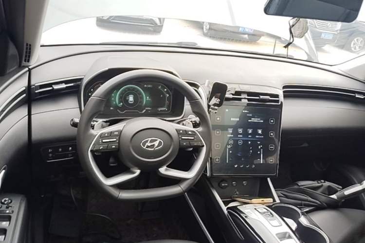 Used Hyundai Tucson 2023 Tucson L 1.5T Automatic Two-Wheel Drive GLX Elite Edition Center Console