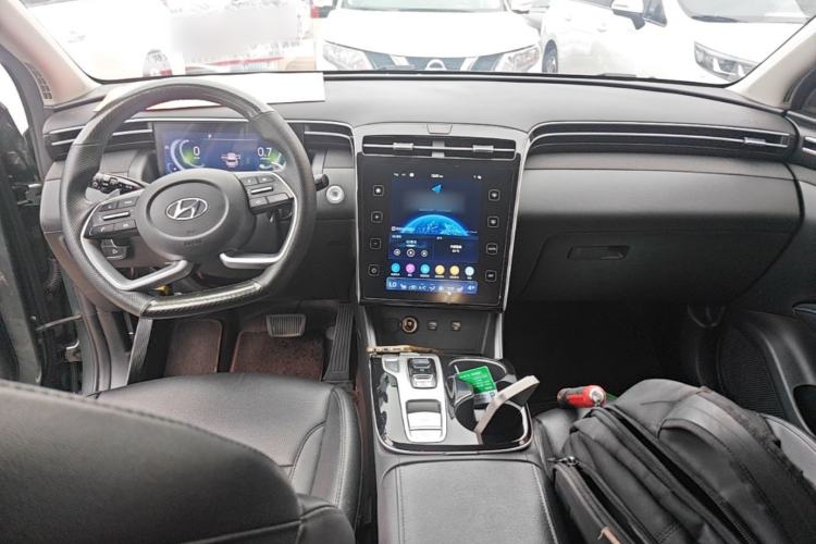 Used Hyundai Tucson 2023 Tucson L 1.5T Automatic Two-Wheel Drive LUX Prestige Edition Center Console