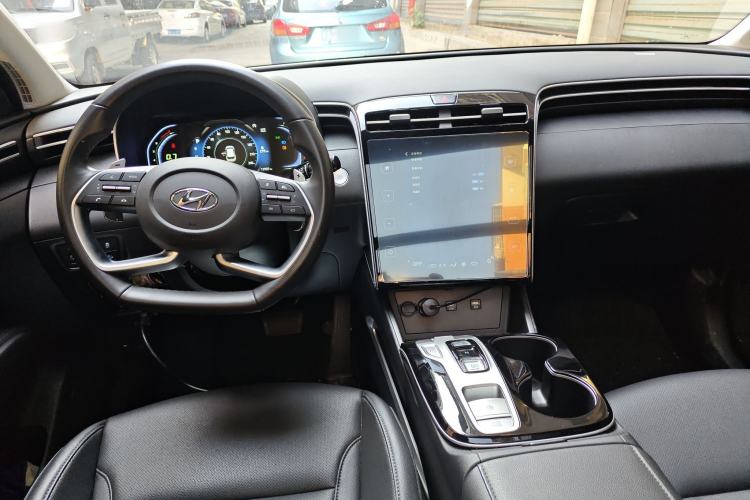 Used Hyundai Tucson 2023 Tucson L 1.5T Automatic Two-Wheel Drive GLX Elite Edition Center Console