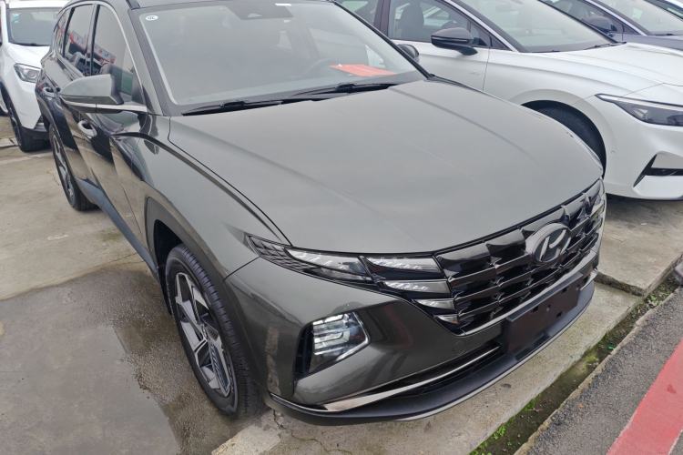 Used Hyundai Tucson 2023 Tucson L 1.5T Automatic Two-Wheel Drive DLX Luxury Edition Front Right 45 Deg